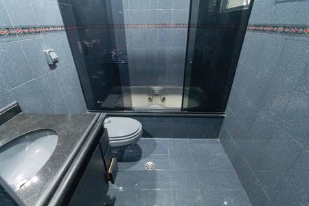 Banheiro da Suíte de casa para alugar com 4 quartos, 220m² em Cambuci, São Paulo