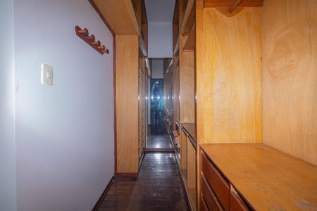 Casa para alugar com 220m², 4 quartos e 2 vagasCloset da suíte