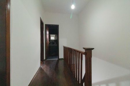 Casa para alugar com 220m², 4 quartos e 2 vagasCorredor