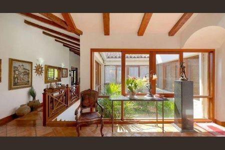 Casa à venda com 5 quartos, 900m² em Alphaville Residencial Zero, Barueri