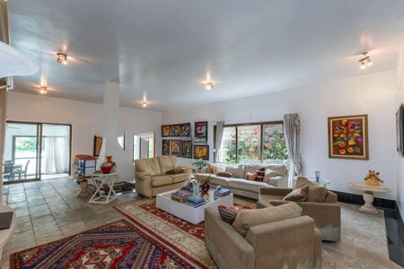 Casa à venda com 4 quartos, 552m² em Alphaville Residencial Um, Barueri