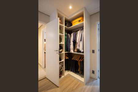 Apartamento à venda com 133m², 3 quartos e 2 vagasCloset Suíte 3