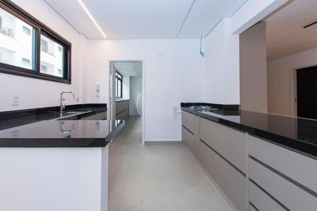 Apartamento para alugar com 215m², 3 quartos e 2 vagas