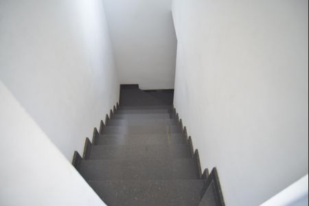 Apartamento à venda com 80m², 2 quartos e 1 vagaEscada