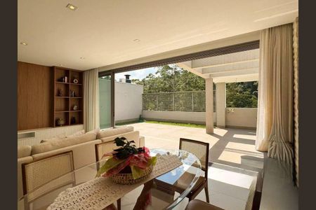 Casa à venda com 3 quartos, 200m² em Residencial Tambore III, Santana de Parnaíba