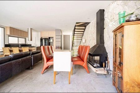 Casa à venda com 3 quartos, 200m² em Residencial Tambore III, Santana de Parnaíba