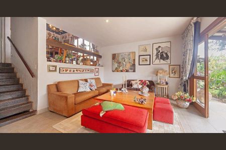 Casa à venda com 4 quartos, 320m² em Residencial Tres (Alphaville), Santana de Parnaíba