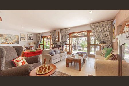 Casa à venda com 4 quartos, 320m² em Residencial Tres (Alphaville), Santana de Parnaíba