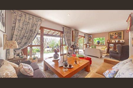 Casa à venda com 4 quartos, 320m² em Residencial Tres (Alphaville), Santana de Parnaíba