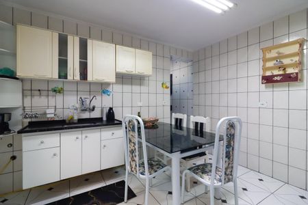 Casa à venda com 130m², 2 quartos e 2 vagasCozinha