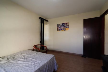 Casa à venda com 130m², 2 quartos e 2 vagasSuíte