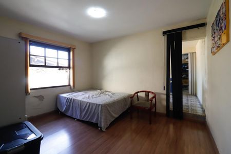 Casa à venda com 130m², 2 quartos e 2 vagasSuíte