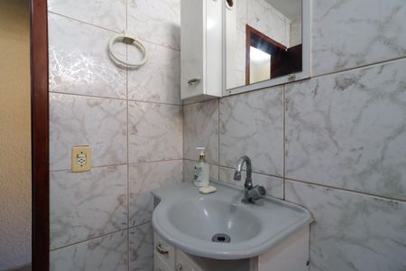 Casa à venda com 130m², 2 quartos e 2 vagasBanheiro 1