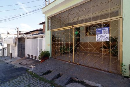 Casa à venda com 130m², 2 quartos e 2 vagasFachada