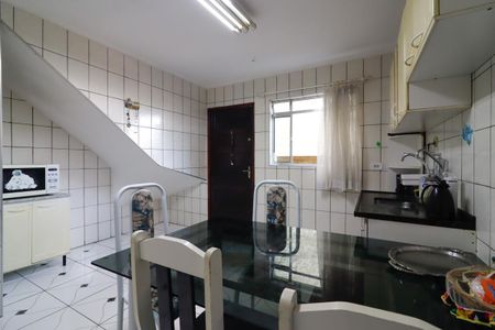 Casa à venda com 130m², 2 quartos e 2 vagasCozinha