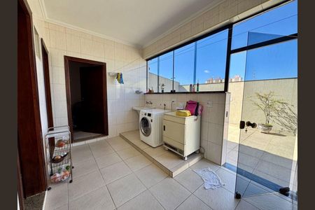 Casa à venda com 4 quartos, 300m² em Parque dos Passaros, São Bernardo do Campo