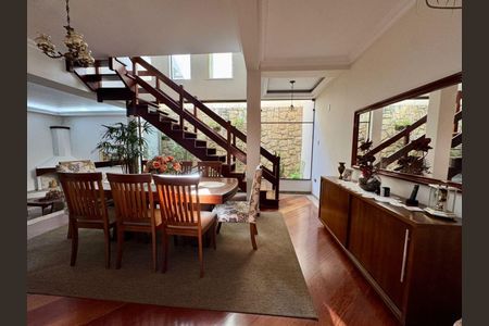 Casa à venda com 4 quartos, 300m² em Parque dos Passaros, São Bernardo do Campo