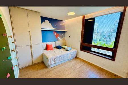 Apartamento à venda com 225m², 3 quartos e 3 vagas