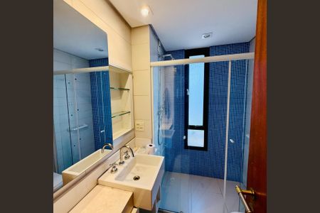 Apartamento à venda com 225m², 3 quartos e 3 vagas