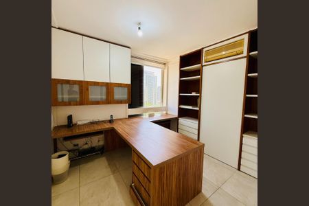 Apartamento à venda com 225m², 3 quartos e 3 vagas
