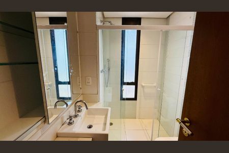 Apartamento à venda com 225m², 3 quartos e 3 vagas