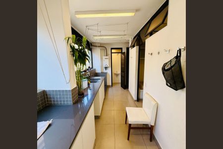 Apartamento à venda com 225m², 3 quartos e 3 vagas