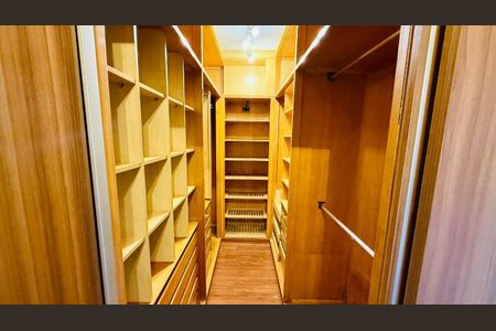 Apartamento à venda com 225m², 3 quartos e 3 vagas