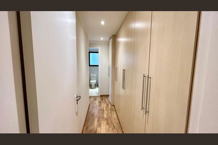 Apartamento à venda com 130m², 3 quartos e 2 vagas Apartamento à venda com 130m², 3 quartos e 2 vagasQuarto Suíte 1