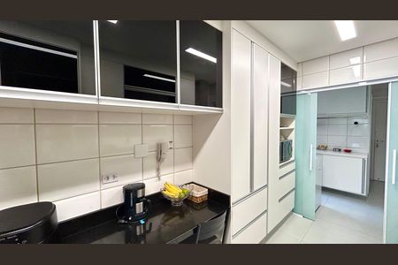Apartamento à venda com 130m², 3 quartos e 2 vagas Apartamento à venda com 130m², 3 quartos e 2 vagasCozinha