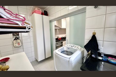 Apartamento à venda com 130m², 3 quartos e 2 vagas Apartamento à venda com 130m², 3 quartos e 2 vagasÁrea de Serviço