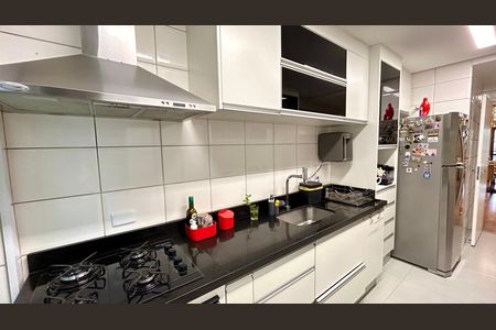Apartamento à venda com 130m², 3 quartos e 2 vagas Apartamento à venda com 130m², 3 quartos e 2 vagasCozinha