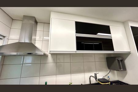 Apartamento à venda com 130m², 3 quartos e 2 vagas Apartamento à venda com 130m², 3 quartos e 2 vagasCozinha