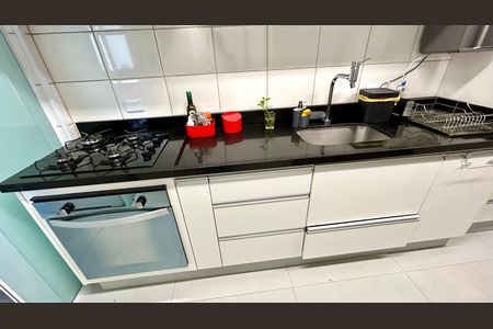 Apartamento à venda com 130m², 3 quartos e 2 vagas Apartamento à venda com 130m², 3 quartos e 2 vagasCozinha