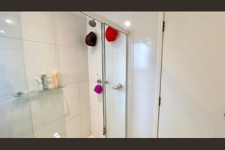 Apartamento à venda com 130m², 3 quartos e 2 vagas Apartamento à venda com 130m², 3 quartos e 2 vagasBanheiro da Suíte 3