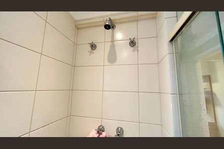 Apartamento à venda com 130m², 3 quartos e 2 vagas Apartamento à venda com 130m², 3 quartos e 2 vagasBanheiro da Suíte 1