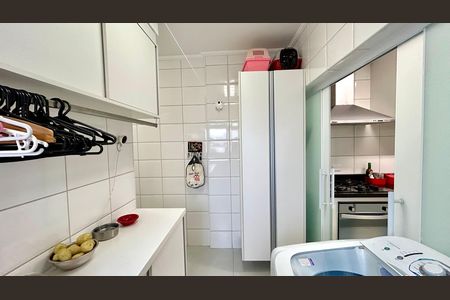 Apartamento à venda com 130m², 3 quartos e 2 vagas Apartamento à venda com 130m², 3 quartos e 2 vagasÁrea de Serviço
