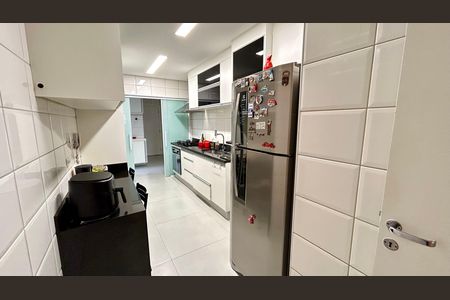Apartamento à venda com 130m², 3 quartos e 2 vagas Apartamento à venda com 130m², 3 quartos e 2 vagasCozinha