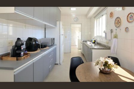 Apartamento à venda com 169m², 4 quartos e 3 vagas