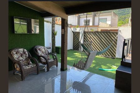 Casa à venda com 2 quartos, 180m² em Vargem Pequena, Rio de Janeiro