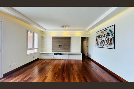 Apartamento para alugar com 3 quartos, 168m² em Água Branca, São Paulo