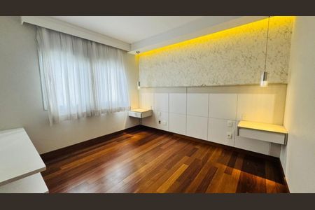 Apartamento para alugar com 3 quartos, 168m² em Água Branca, São Paulo