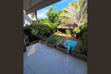 Casa à venda com 312m², 4 quartos e 3 vagas