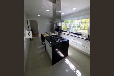 Casa à venda com 312m², 4 quartos e 3 vagas