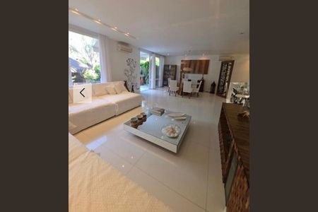 Casa à venda com 312m², 4 quartos e 3 vagas