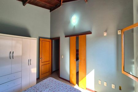 Casa à venda com 197m², 3 quartos e 10 vagas Casa à venda com 197m², 3 quartos e 10 vagasQuarto 2