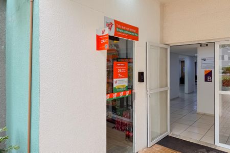 Apartamento para alugar com 55m², 2 quartos e sem vagaMercado 24 Horas