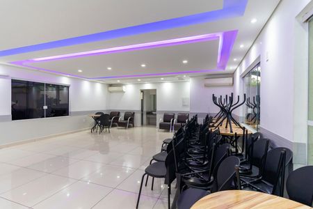 Apartamento para alugar com 44m², 2 quartos e 1 vaga Apartamento para alugar com 44m², 2 quartos e 1 vagaÁrea comum - Salão de festas