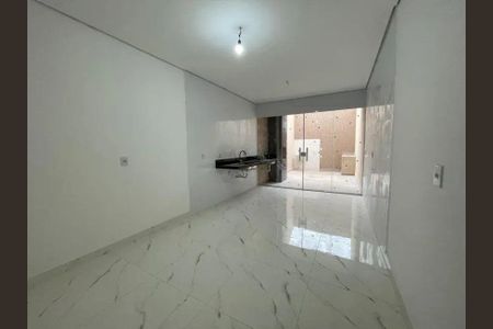 Casa à venda com 3 quartos, 93m² em Vila Guedes, São Paulo