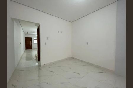 Casa à venda com 3 quartos, 93m² em Vila Guedes, São Paulo