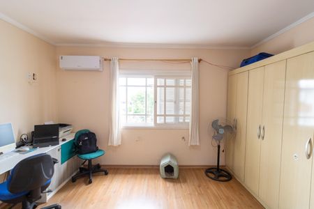 Casa à venda com 356m², 4 quartos e 2 vagasQuarto 1